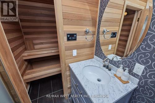 58 Rogers Trail, Bradford West Gwillimbury (Bradford), ON - Indoor Photo Showing Bathroom