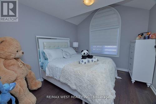 58 Rogers Trail, Bradford West Gwillimbury (Bradford), ON - Indoor Photo Showing Bedroom