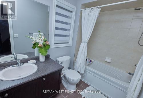 58 Rogers Trail, Bradford West Gwillimbury, ON - Indoor Photo Showing Bathroom