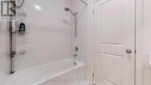 61 Conarty Crescent, Whitby, ON - Indoor Photo Showing Bathroom