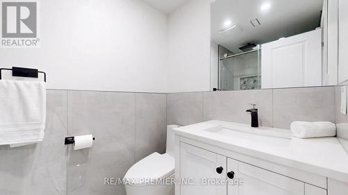 61 Conarty Crescent, Whitby, ON - Indoor Photo Showing Bathroom