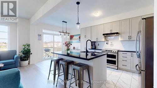 61 Conarty Crescent, Whitby, ON - Indoor Photo Showing Kitchen