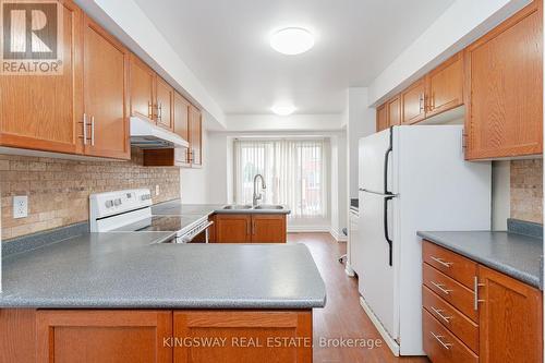 10 - 5985 Creditview Road, Mississauga (East Credit), ON - Indoor Photo Showing Kitchen With Double Sink