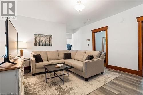 51 Main Street, Lions Head, ON - Indoor Photo Showing Living Room