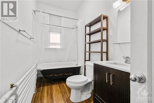 4 Piece Bathroom - 209 Daly Avenue Unit#2, Ottawa, ON - Indoor Photo Showing Bathroom