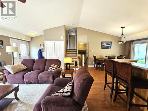 6147 Springall Crescent, Prince George, BC - Indoor Photo Showing Living Room