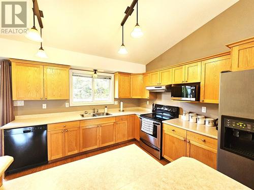 6147 Springall Crescent, Prince George, BC - Indoor Photo Showing Kitchen With Double Sink