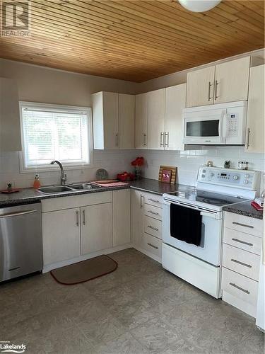 347 High Street, Mactier, ON - Indoor Photo Showing Kitchen With Double Sink