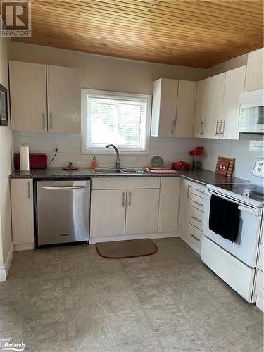 347 High Street, Mactier, ON - Indoor Photo Showing Kitchen With Double Sink