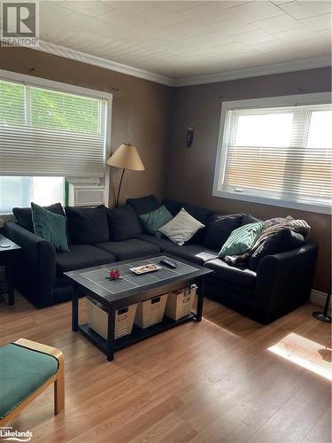 347 High Street, Mactier, ON - Indoor Photo Showing Living Room