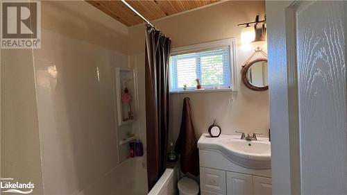 4 Piece Bath - 347 High Street, Mactier, ON - Indoor Photo Showing Bathroom