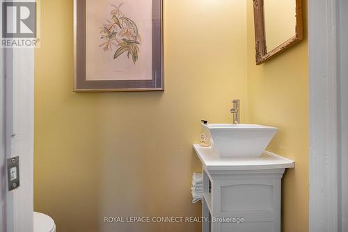 288 Sherbourne Street, Toronto (Moss Park), ON - Indoor Photo Showing Laundry Room