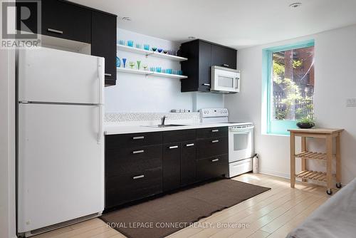 288 Sherbourne Street, Toronto (Moss Park), ON - Indoor Photo Showing Kitchen