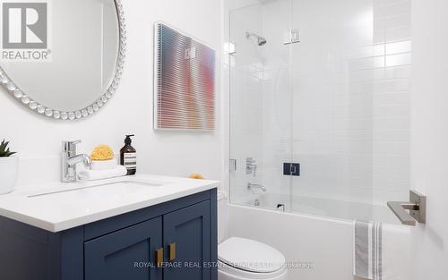 9B Gilead Place, Toronto (Moss Park), ON - Indoor Photo Showing Bathroom