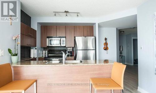 2010 - 11 Brunel Court, Toronto (Waterfront Communities), ON - Indoor Photo Showing Kitchen