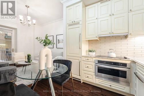 408 - 22 Leader Lane, Toronto (Church-Yonge Corridor), ON - Indoor Photo Showing Kitchen With Upgraded Kitchen