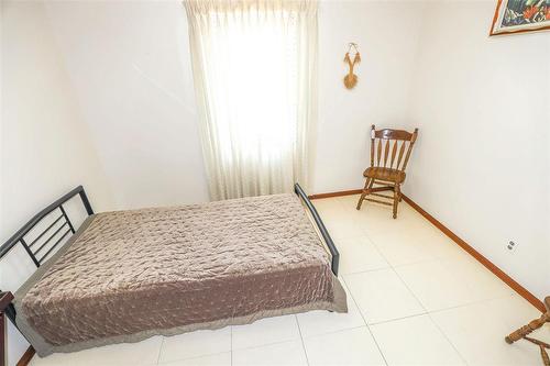 1119 Ashburn Street, Winnipeg, MB - Indoor Photo Showing Bedroom