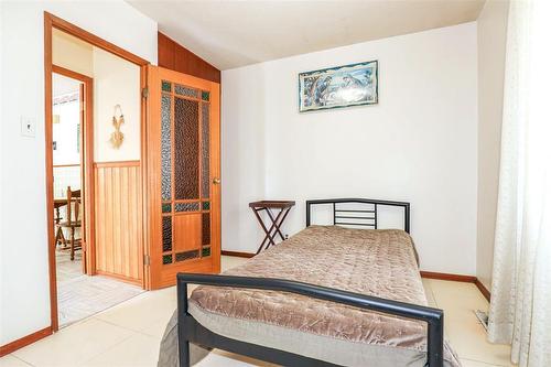 1119 Ashburn Street, Winnipeg, MB - Indoor Photo Showing Bedroom