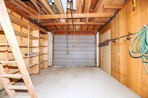 1119 Ashburn Street, Winnipeg, MB - Indoor Photo Showing Garage