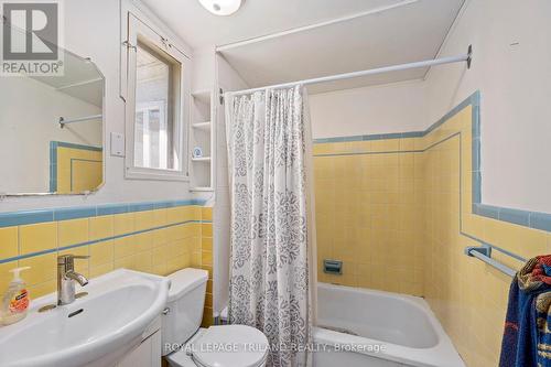 479 George Street, Central Elgin (Port Stanley), ON - Indoor Photo Showing Bathroom