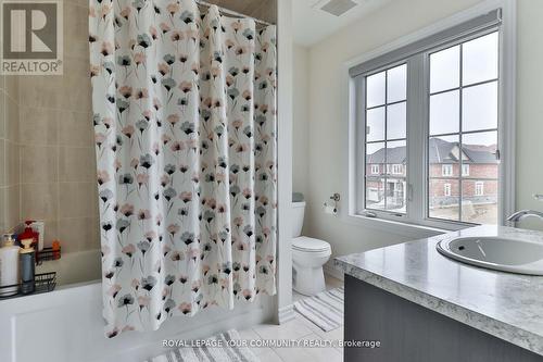 2173 Grainger Loop, Innisfil, ON - Indoor Photo Showing Bathroom