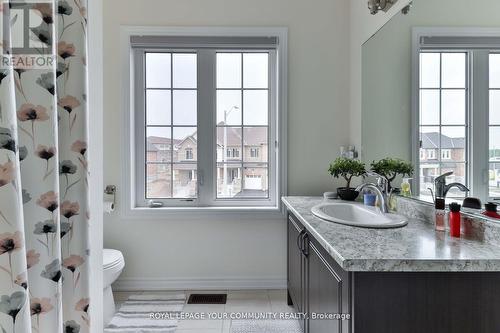 2173 Grainger Loop, Innisfil, ON - Indoor Photo Showing Bathroom