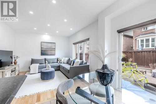 79 Mander Place N, Milton (Scott), ON - Indoor Photo Showing Living Room