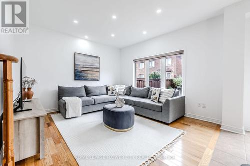 79 Mander Place N, Milton (Scott), ON - Indoor Photo Showing Living Room