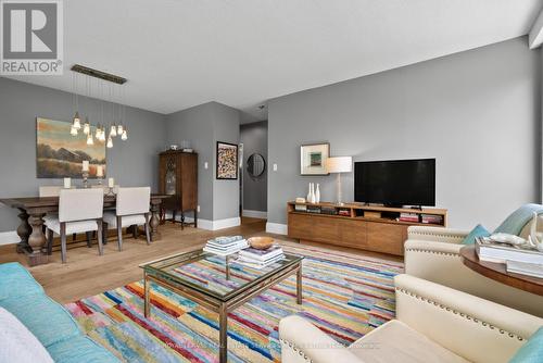 306 - 47 St Clair Avenue W, Toronto (Yonge-St. Clair), ON - Indoor Photo Showing Living Room