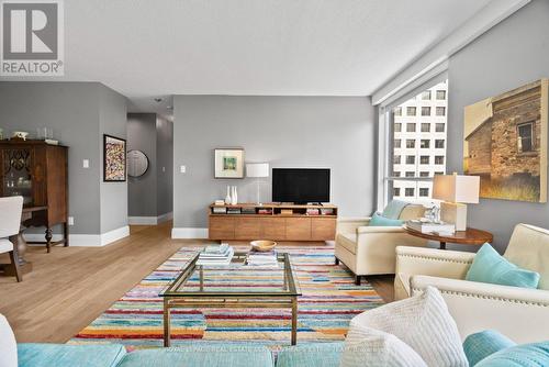 306 - 47 St Clair Avenue W, Toronto (Yonge-St. Clair), ON - Indoor Photo Showing Living Room