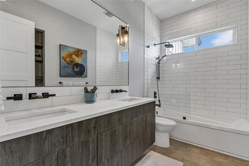 3965 Boss Creek Road, Vernon, BC - Indoor Photo Showing Bathroom