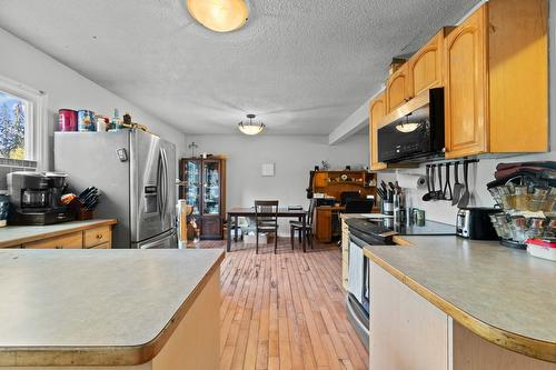 910 Okanagan Avenue, Salmon Arm, BC - Indoor