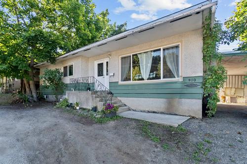 910 Okanagan Avenue, Salmon Arm, BC - Outdoor