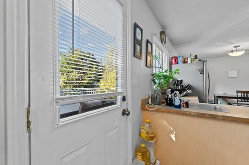 910 Okanagan Avenue, Salmon Arm, BC - Indoor Photo Showing Other Room