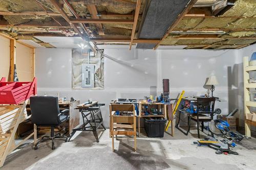 910 Okanagan Avenue, Salmon Arm, BC - Indoor Photo Showing Basement