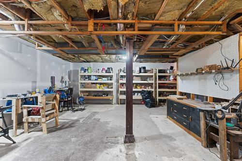 910 Okanagan Avenue, Salmon Arm, BC - Indoor Photo Showing Basement