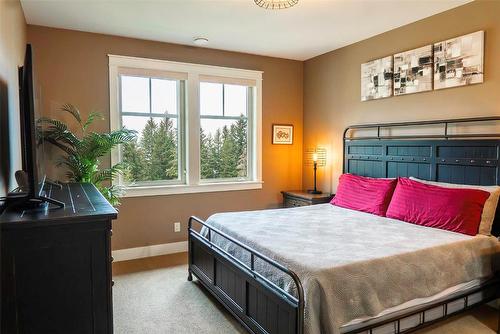 15-333 Longspoon Drive, Vernon, BC - Indoor Photo Showing Bedroom