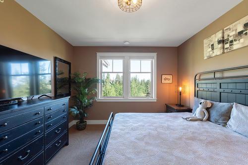 15-333 Longspoon Drive, Vernon, BC - Indoor Photo Showing Bedroom