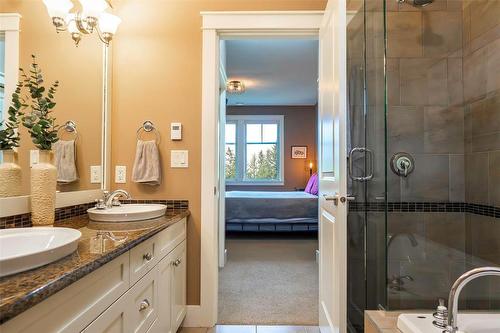 15-333 Longspoon Drive, Vernon, BC - Indoor Photo Showing Bathroom