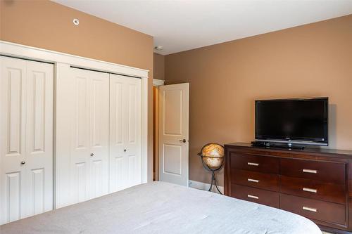 15-333 Longspoon Drive, Vernon, BC - Indoor Photo Showing Bedroom