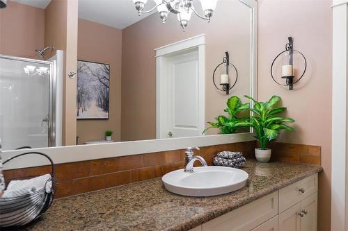 15-333 Longspoon Drive, Vernon, BC - Indoor Photo Showing Bathroom