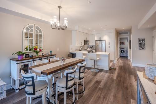 304-110 Ellis Street, Penticton, BC - Indoor Photo Showing Dining Room