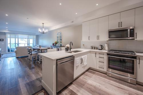 304-110 Ellis Street, Penticton, BC - Indoor Photo Showing Kitchen With Upgraded Kitchen