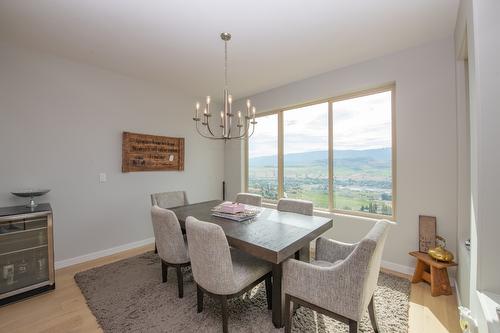 16-595 Vineyard Way, Vernon, BC - Indoor Photo Showing Dining Room