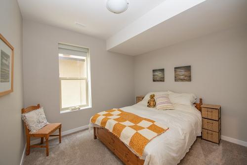 16-595 Vineyard Way, Vernon, BC - Indoor Photo Showing Bedroom