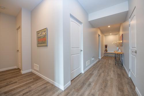 16-595 Vineyard Way, Vernon, BC - Indoor Photo Showing Other Room