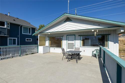 3704 Beach Avenue, Peachland, BC - Outdoor