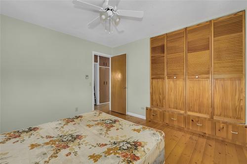 3704 Beach Avenue, Peachland, BC - Indoor Photo Showing Bedroom