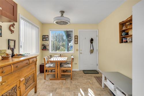 3704 Beach Avenue, Peachland, BC - Indoor