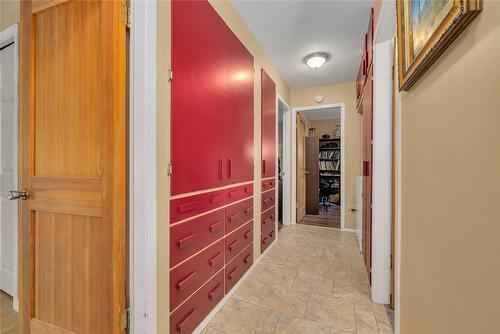 3704 Beach Avenue, Peachland, BC - Indoor Photo Showing Other Room